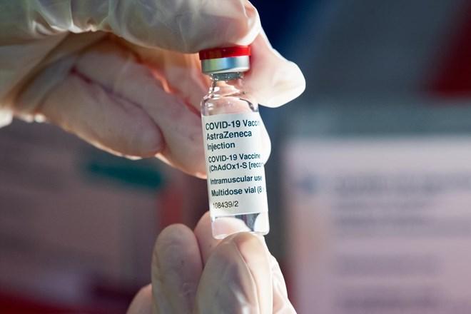 Vaccine AstraZeneca COVID-19 có nguy cơ gây đông máu: Bộ Y tế nói người dân không nên lo lắng