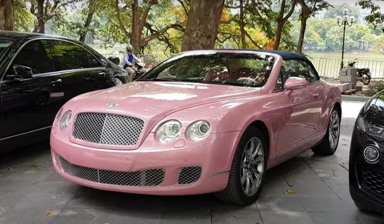 Ngắm xe mui trần màu hồng Bentley Continental GTC độc nhất Hà Nội