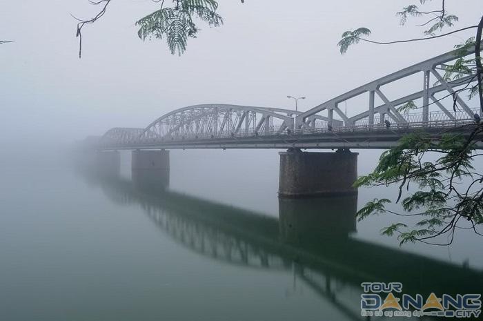 cau trang tien hue 3