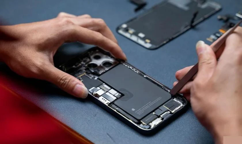 Vì sao nên kiểm tra iPhone đã thay linh kiện chưa?